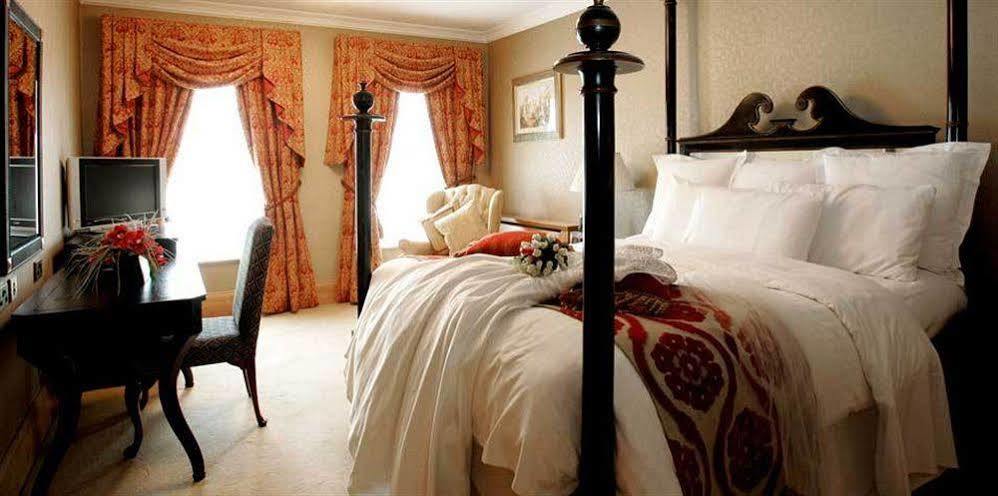 Johnstown House Hotel Enfield Buitenkant foto